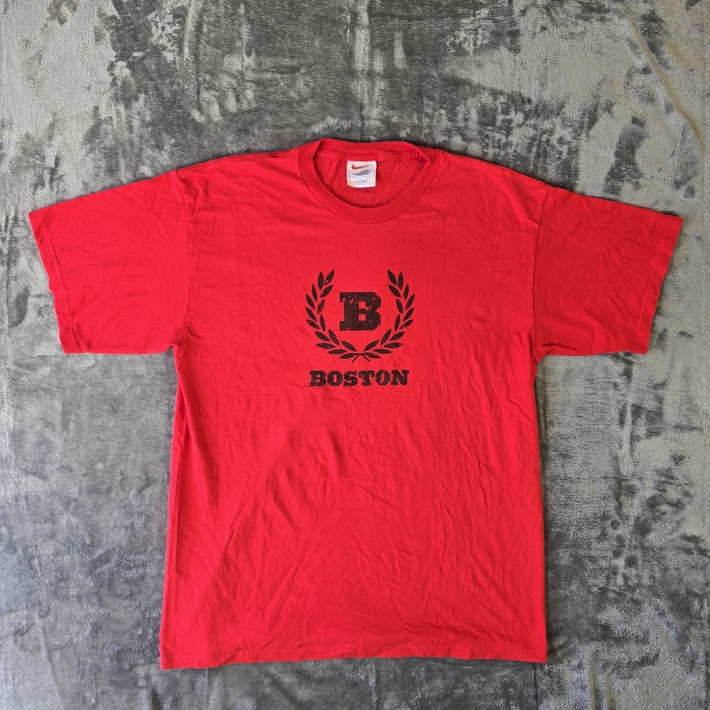 Vintage Nike Boston Marathon Graphic T Shirt Size Large Red